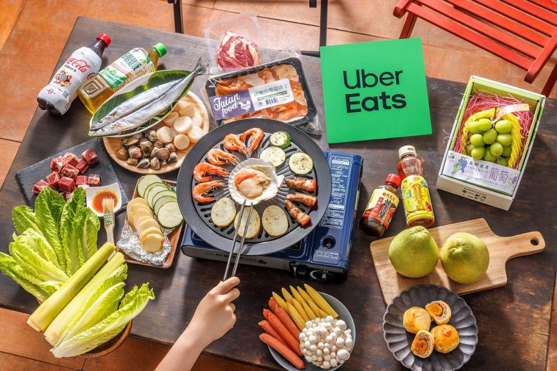 ▲Uber Eats 聯合 Uber Eats 優市、北中南40間傳統市場、大潤發及家樂福推出中秋節烤肉和送禮專區，且於即日起至9/30祭出5折至95折不等優惠。（圖／官方提供）