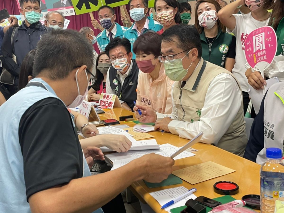 ▲台南市長黃偉哲今日登記參選，力拚連任（圖／記者林怡孜攝，2022,08,31）