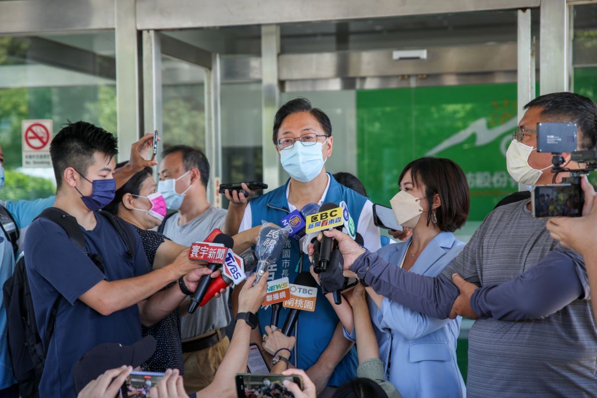 ▲張善政強調自己領宏碁副總經理本來的薪水，沒有因為農委會研究案計畫多一塊錢進入他的口袋。（圖／張善政辦公室提供）