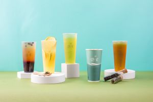 軍人節「手搖飲買一送一」盤點 星巴克全品項第二杯半價 ▲微堂主打原茶系列,包括47茶皇、手焙春烏龍、熟成大麥、四薰茉綠、雲霧紅,價格落在35~45元。(圖/微堂提供)