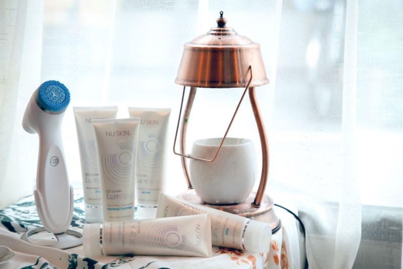 ▲Nu Skin「LumiSpa iO智慧雙效潔顏機」顛覆傳統洗臉方式,讓重視保養的你可以在清潔肌膚的同時進行護膚。(圖/NOWnews攝)