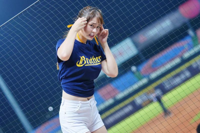 軒嵐諾來了！短今一張照片讓萬人歪樓 「真的有巨風」 | 娛樂 | NOWnews今日新聞