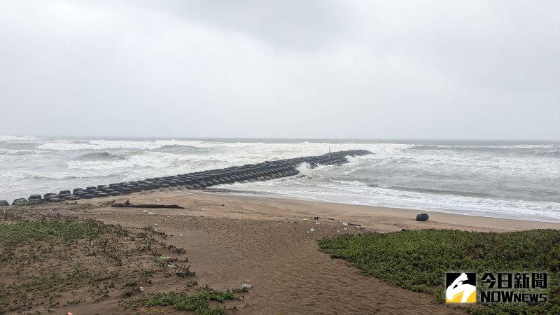 ▲軒嵐諾颱風明起逐漸北上，北台灣風雨會明顯轉強，沿海地區將有大浪出現。（圖／記者鄭宏斌攝，2022.09.02）