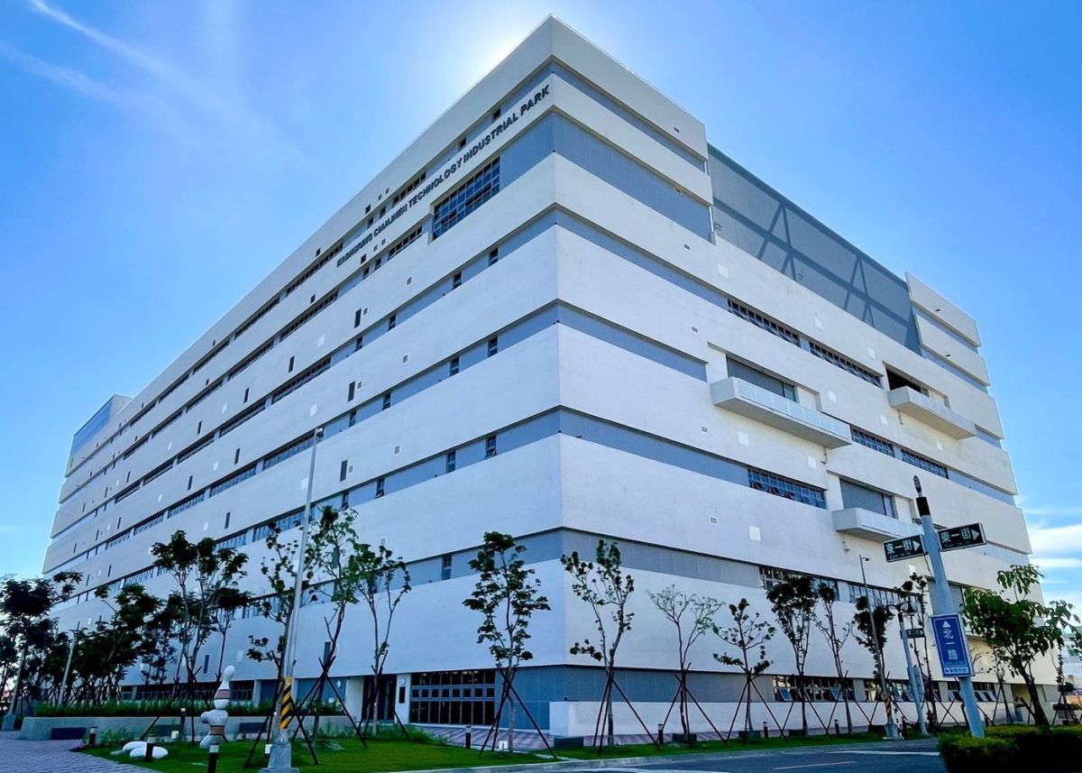 ▲經濟部加工出口區管理處前鎮科技園區前瞻大樓獲建築園冶獎之殊榮。(圖／記者黃守作攝，2022.09.02)