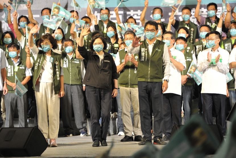 ▲日前兼任民進黨主席的總統蔡英文赴雲林力挺黨籍縣長參選人劉建國，力拚奪回雲林。（資料圖／民進黨提供）