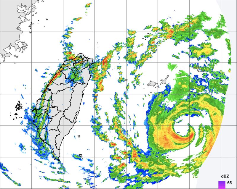 ▲軒嵐諾颱風暴風圈逐漸逼近，何時會接觸陸地，氣象局正密切關注中。（圖／翻攝中央氣象局官網）