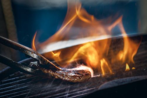 烤肉香氣藏致癌危機！「剝皮食材」應戰　營養師揭烤盤佈局小技巧
