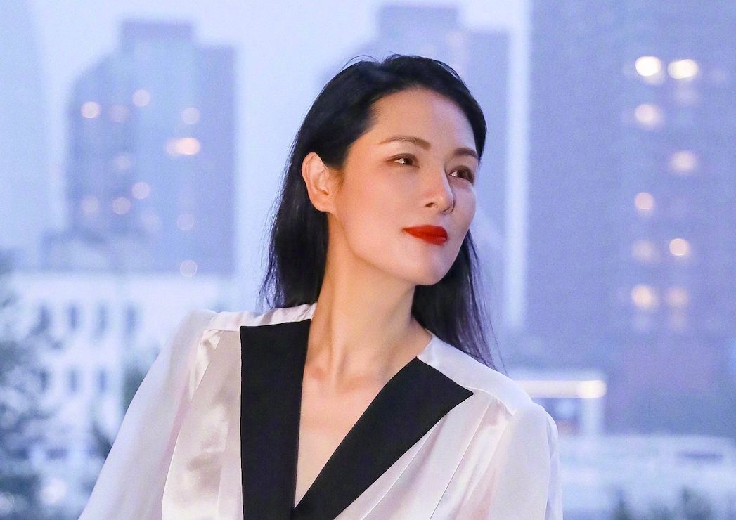 ▲馬艷麗曾遇到低潮，老公外遇、事業遇瓶頸，翻身後的她身價超過10億。（圖／翻攝馬艷麗微博）