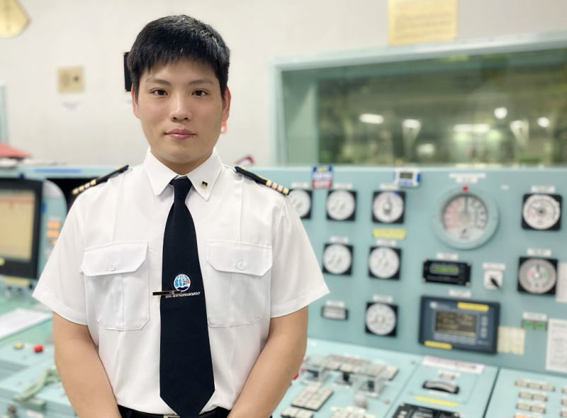 ▲台灣中油公司今（3）日宣布，今（2022）年7月拔擢畢業於船員李家駒為液化天然氣(LNG)船輪機長，這也是首位台籍LNG船輪機長。（圖／中油提供）