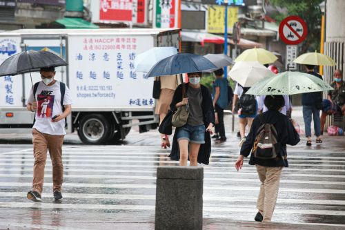 今天下班注意！「3地區」大雨突襲　周三降溫「北台灣下探18度」
