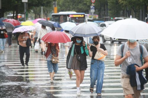 天氣預報／週末再忍2天下雨！下週好天氣回歸　鴛鴦颱風直撲日本
