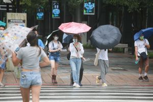 ▲颱風、軒嵐諾、豪雨、下雨、暴風圈、配圖。（圖／記者葉政勳攝，2022.09.03）