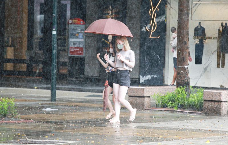 5縣市雨彈狂炸!宜蘭防大豪雨威脅 國慶連假週一轉乾冷