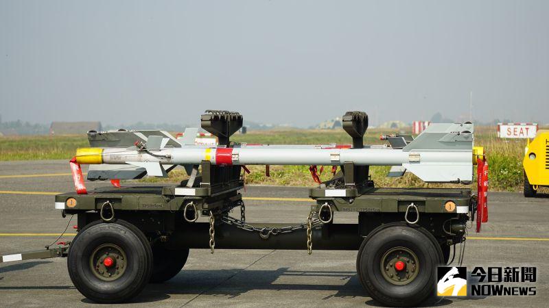 ▲空軍台南基地1聯隊經國號戰機使用AIM-9P4響尾蛇飛彈。(資料照/記者呂炯昌攝)