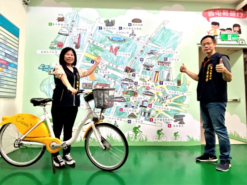 ▲西屯區公所特別製作傳統手繪地圖，讓民眾輕鬆認識台中市輕旅行地圖(圖／交通局提供2022.9.4)