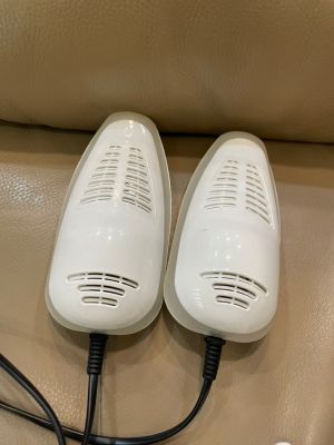 ▲譚敦慈家中會用烘鞋機來除濕被淋濕的鞋子。(圖／譚敦慈提供)