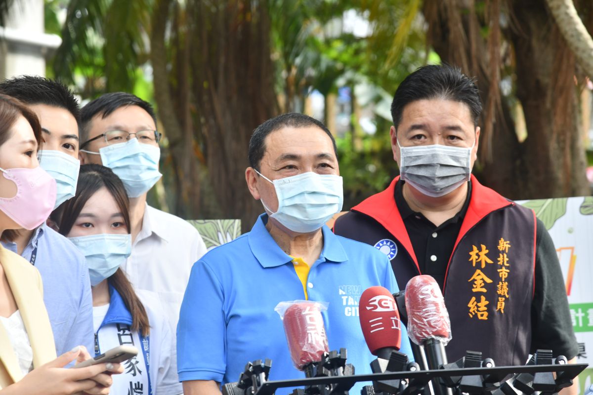 ▲侯友宜表態2024全力以赴，何博文奉勸侯前車之鑑不遠矣，不希望他變成有頭髮的韓國瑜。（圖／記者吳嘉億攝）