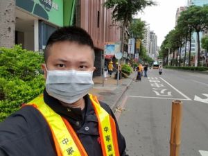 ▲信義房屋桃園中正店專案執行經理黃昭維熱愛里民服務，現任桃園區中寧里鄰長。（圖／信義房屋提供）