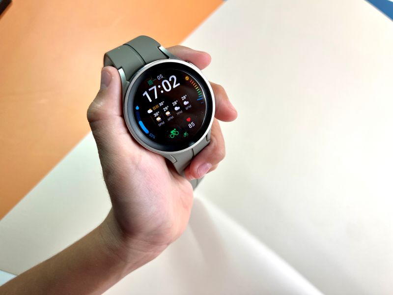 ▲三星Watch5 Pro為三星智慧手錶全新產品線，專為高強度的運動愛好者所設計。(圖／記者周淑萍攝)