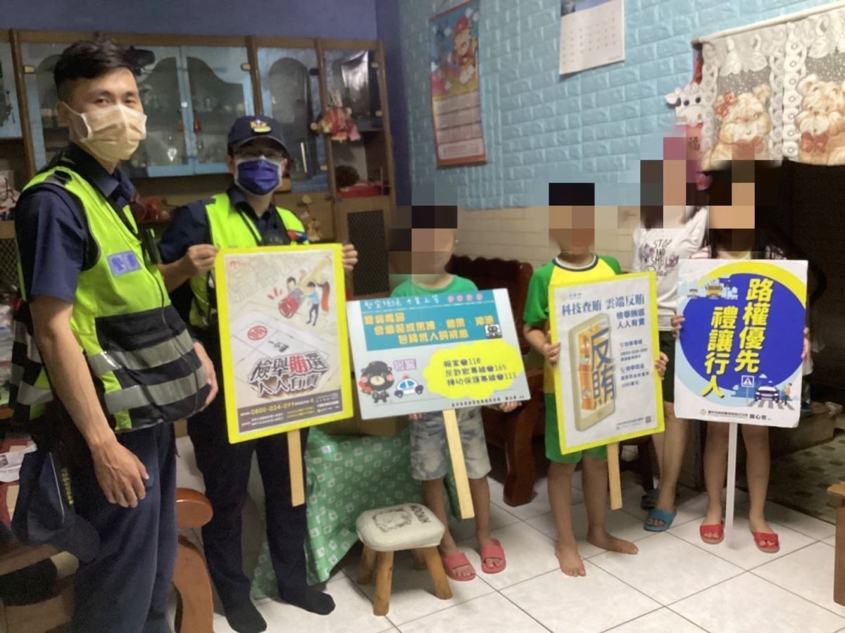 ▲台中烏日警分局追分派出所日前結合追分警友會向轄內廟宇預定普渡辦桌。（圖／台中烏日警分局追分派出所）