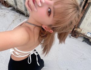 ▲「藍辰語Laura」氣質自然清新、長相甜美,身材也相當火辣。(圖/翻攝自IG@lauralan.tw) ▲「藍辰語Laura」氣質自然清新、長相甜美,身材也相當火辣。(圖/翻攝自IG@lauralan.tw)