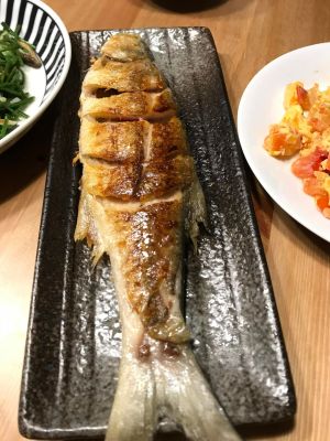 ▲張之豪在臉書上PO出午餐「午仔魚」,指出在台灣吃海鮮不難不奢侈。(圖/翻攝自張之豪臉書) ▲張之豪在臉書上PO出午餐「午仔魚」,指出在台灣吃海鮮不難不奢侈。(圖/翻攝自張之豪臉書)