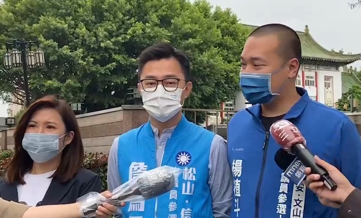 ▲藍議員參選人反對黃珊珊一殯改綠地政策。（圖／記者於余祥攝，2022.9.26）