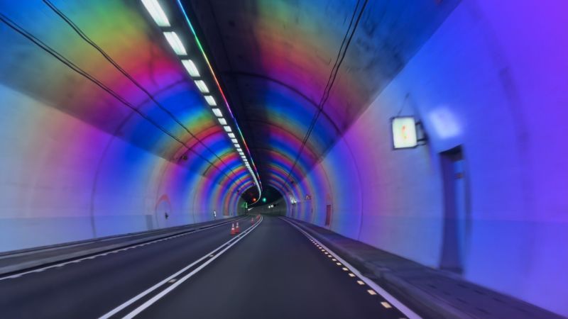 ▲高速公路局今（6）日表示，為優化國道5號雪山隧道內照明環境，提升用路人進入隧道適應性及舒適感，於8月10日至今（29022）年9月期間，進行雪山隧道照明提升改善工程。（圖／高公局提供）
