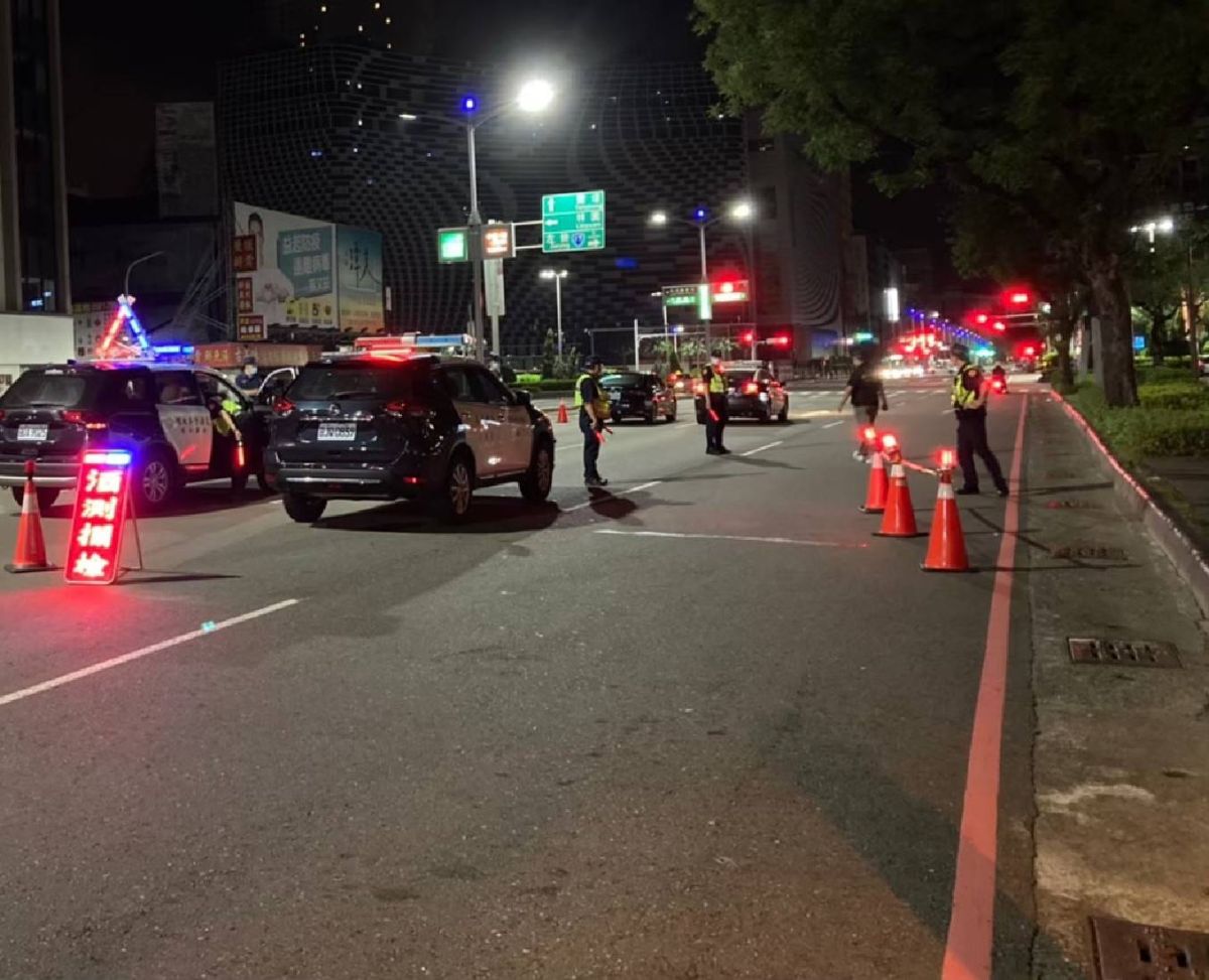 ▲中秋連續假期來臨，高雄市警局自9月8日起至9月11日止啓動爲期４天的「中秋連假防制酒駕專案」，展開取締酒駕大執法。(圖／高市警局交通大隊提供)