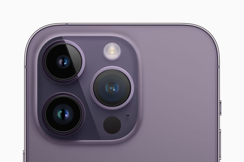 ▲部分果粉認為iPhone14 Pro深紫色的版本看起來有點髒，實際上手片曝光。（圖／官方提供）
