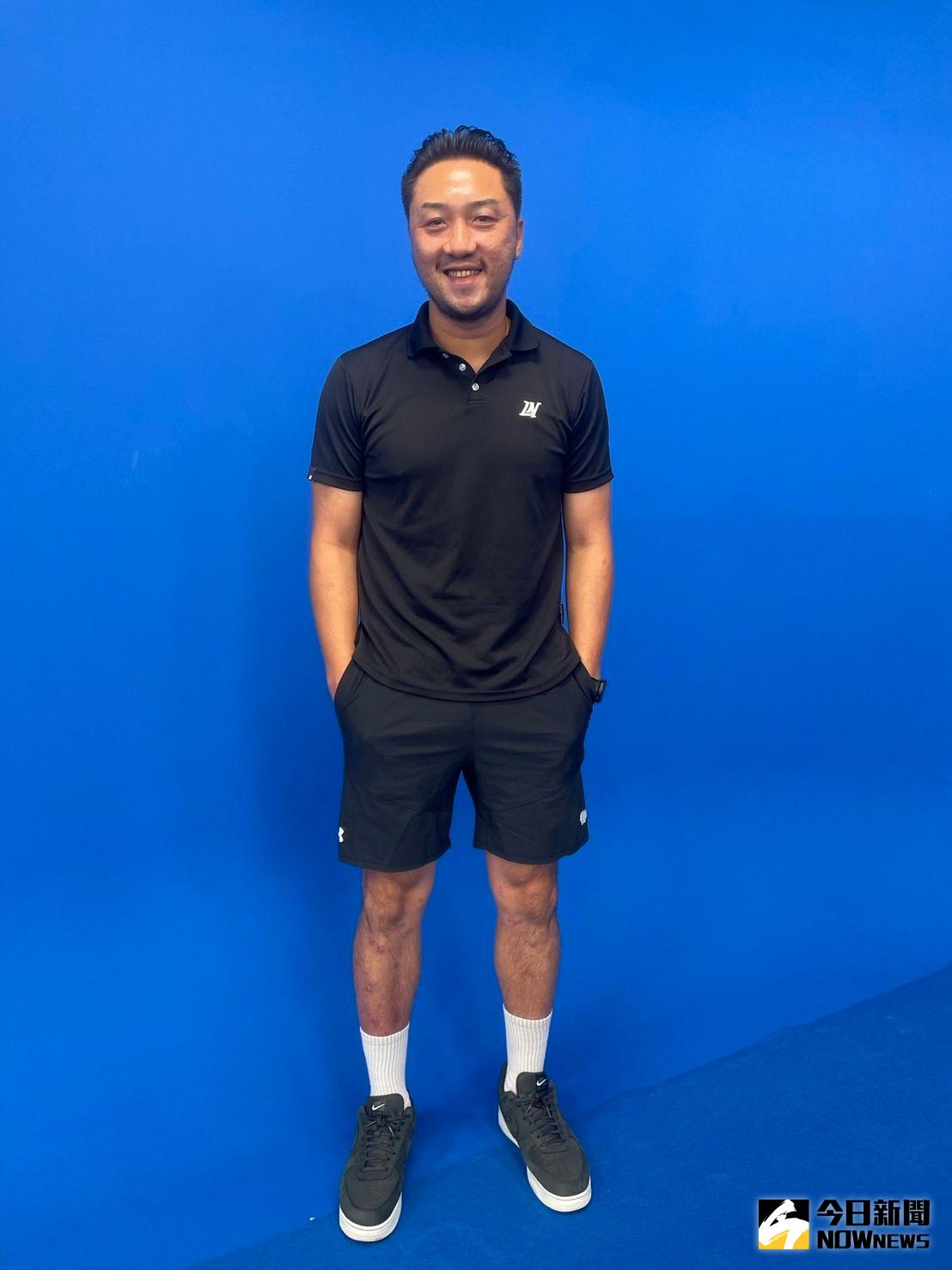 ▲林冠綸教練到遊戲橘子攝影棚和肯尼哥聊過去打球的回憶。（圖／沈傳恩 攝）