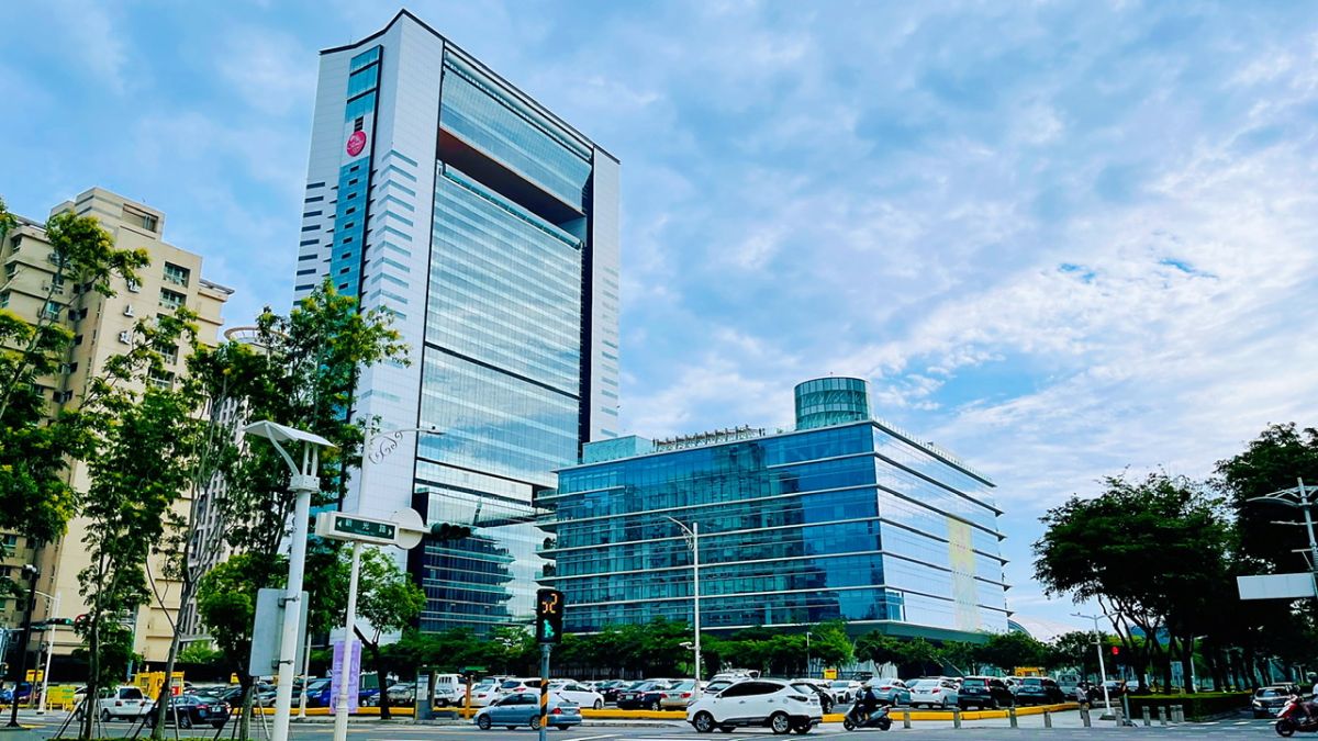 ▲「承風青鳥」位於承億酒店7樓，9月24日至10月16日與總圖攜手展開「左圖右書」為主題的高雄城市書展。（圖／高市圖提供）