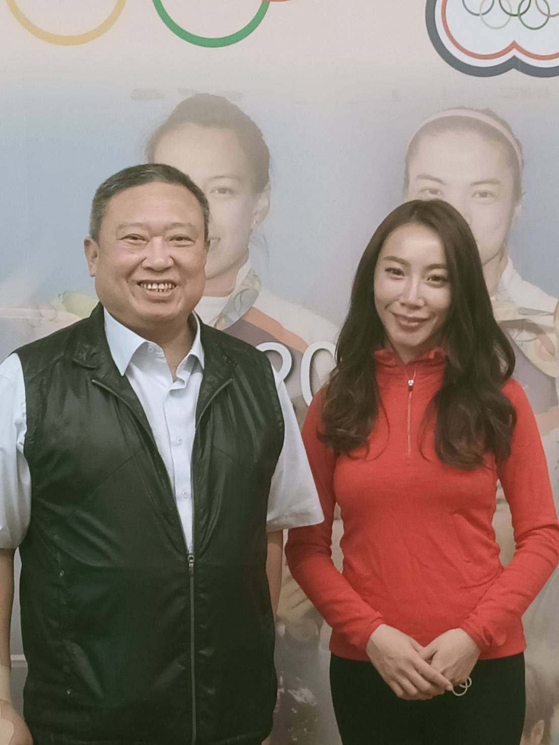 ▲登山好手曾格爾拜會中華奧會林鴻道主席（左）。奧會提供