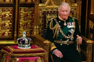 ▲英國女王伊莉莎白二世（Elizabeth II）9月8日駕崩，73歲的王儲查爾斯即刻繼承王位，成為新王「查爾斯三世」。（圖／美聯社／達志影像）
