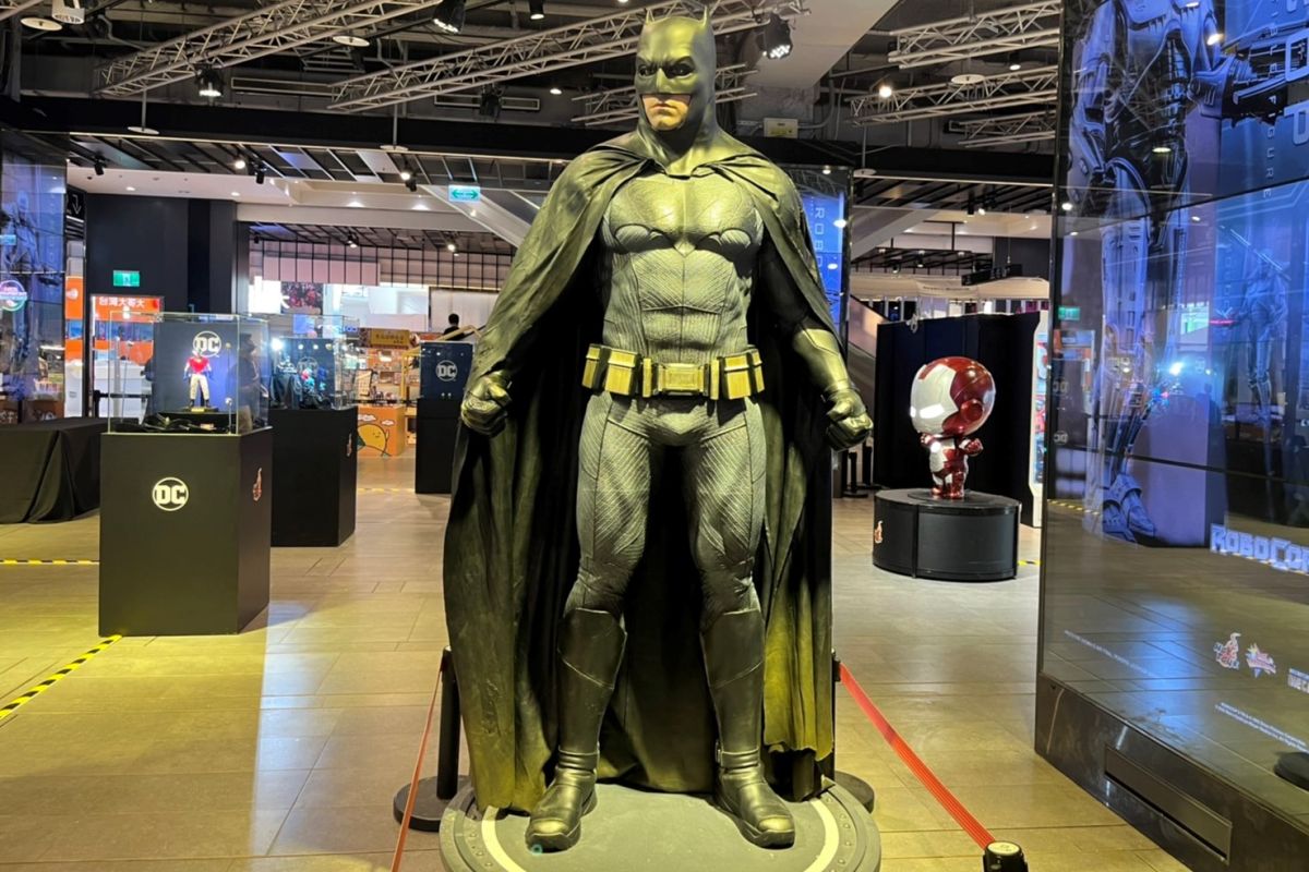 ▲蝙蝠俠真人比例現身三創，還有更多超級英雄獨家展出。（圖／記者鍾怡婷攝）