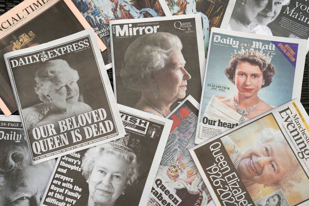 ▲英國女王伊莉莎白二世辭世，各界同感悲痛之餘，英國王室也第一時間透過社交平台，如推特、臉書及Instagram等第一時間推播動態。（圖／美聯社／達志影像）