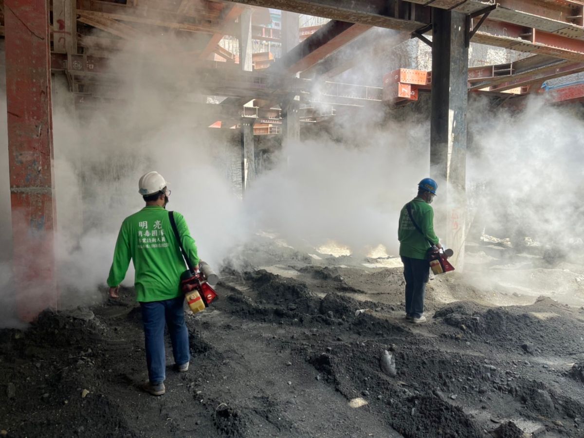 ▲高雄市政府中秋連假防治登革熱不打烊，期間經擴大疫調採檢，再發現2例登革熱PCR陽性個案。(圖／高市府提供)