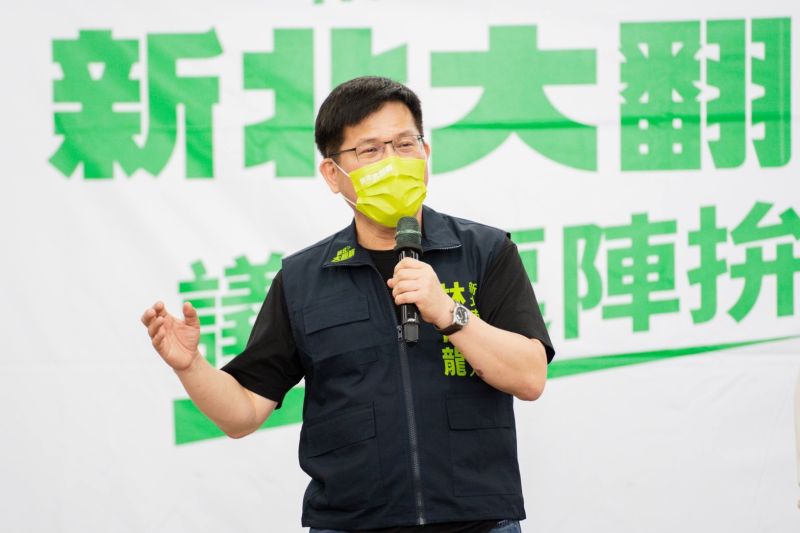 ▲林佳龍參選以來卯足全力,盼用政見、行動感動新北市民。(圖/林佳龍競選辦公室提供)
