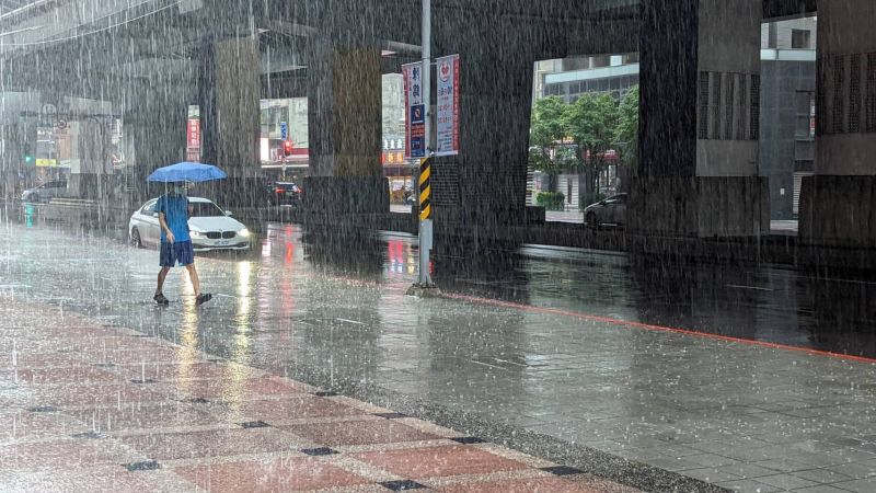 梅花颱風發威！雨彈灌進6縣市　新北市1區列一級淹水警戒