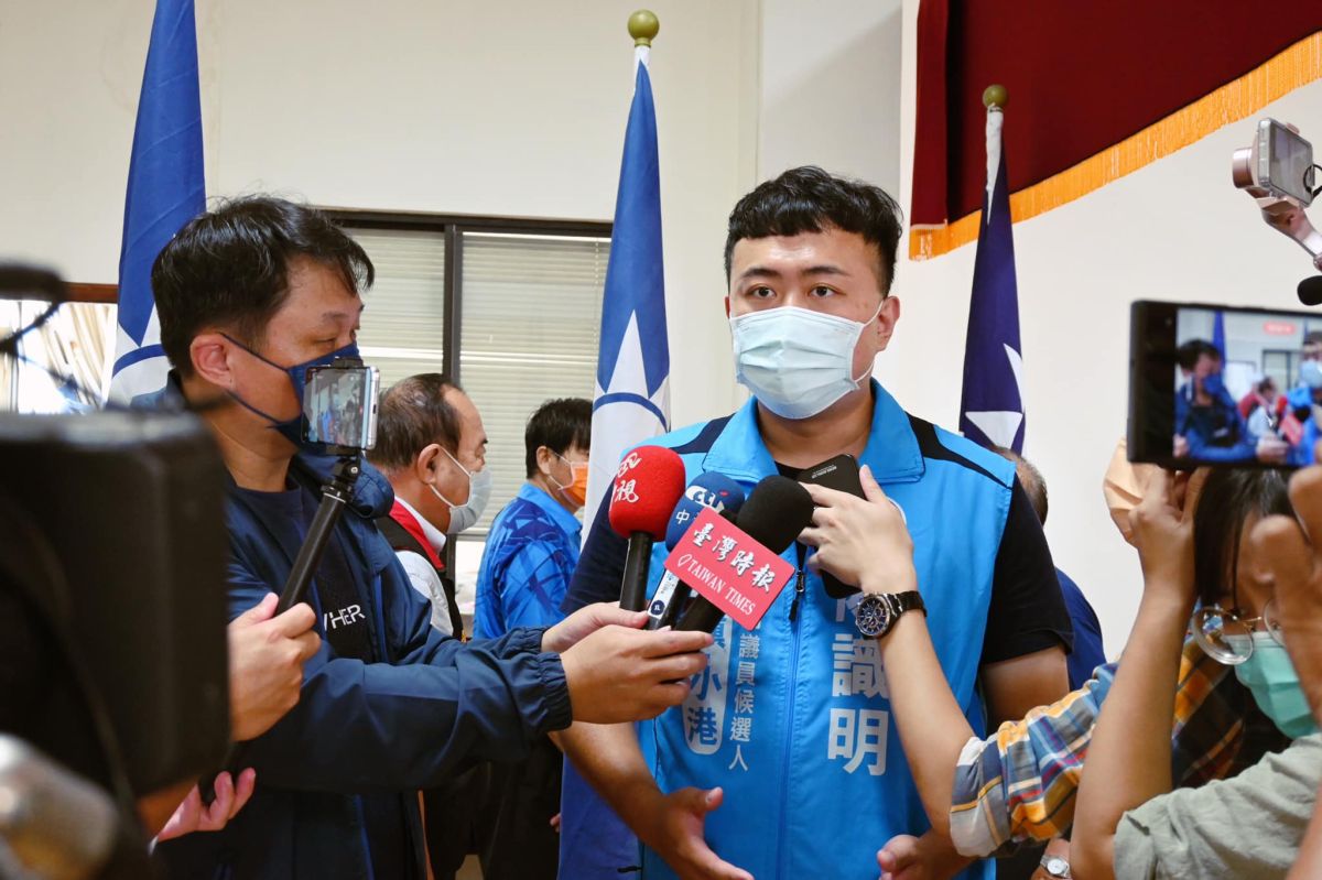 ▲陳識明說，若他顧全大局、退讓與隱忍，就會讓這個事件成為慣例、成為「陳麗娜條款」。（圖／翻攝自陳識明臉書）