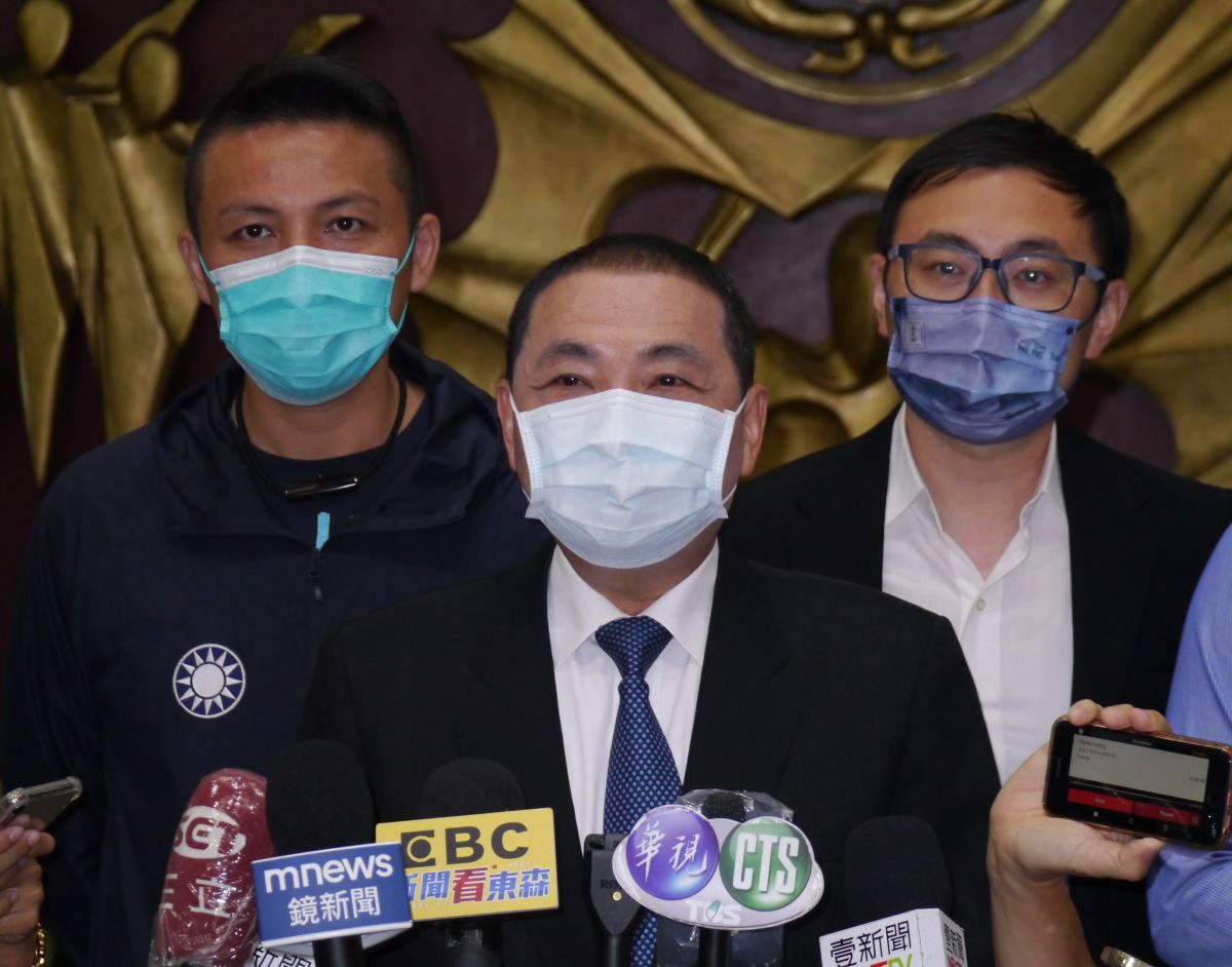 ▲侯友宜前往市議會進行市政總質詢，對於林佳龍到鄭南榕基金會紀念館獻花一事，受訪表示：尊重每一個人不同的觀點。（圖 ／記者吳嘉億攝，2022.09.12）