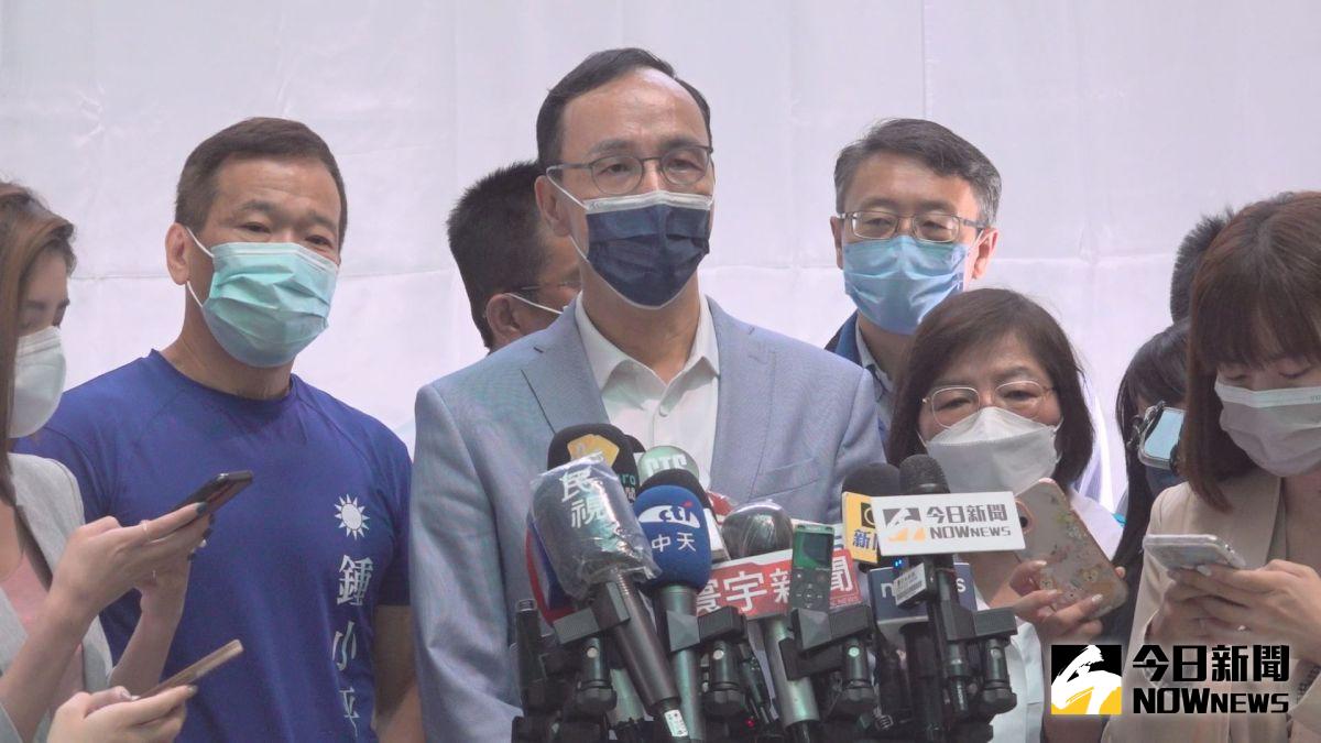 ▲針對中國大陸官媒指稱九二共識「只有一中沒有各表」，國民黨主席朱立倫12日表示，各自表達各自的立場就是一個各表的狀態。（圖／記者嚴俊強攝，2022.09.12）