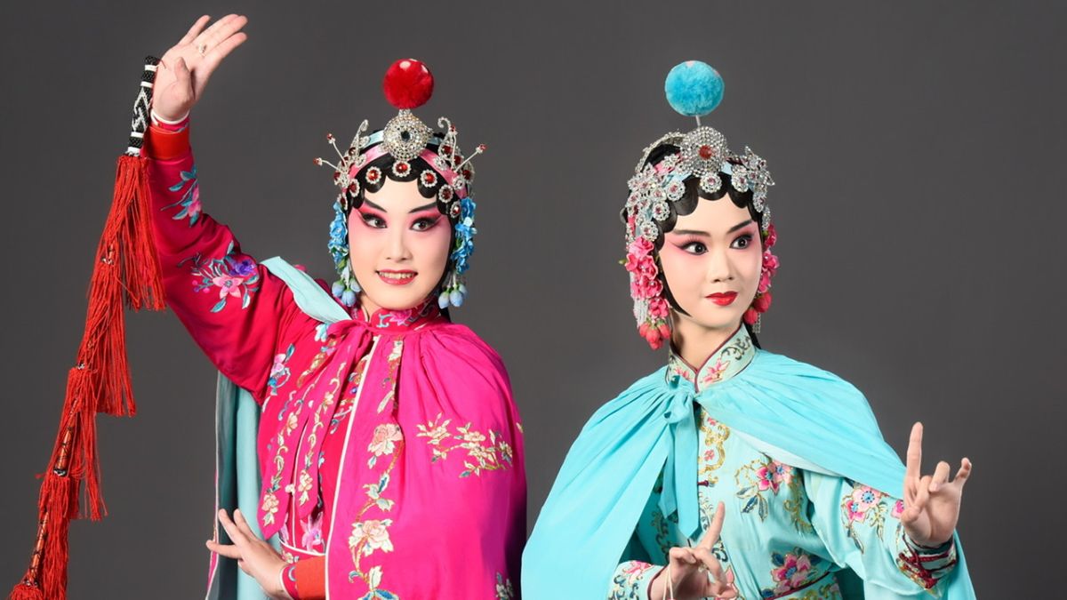 ▲《佘太君討彩禮》及《陳三兩爬堂》，兩劇以女性的慧黠與機智化解難解的危機，由豫劇青年演員擔綱演出。（圖／臺灣豫劇團提供）