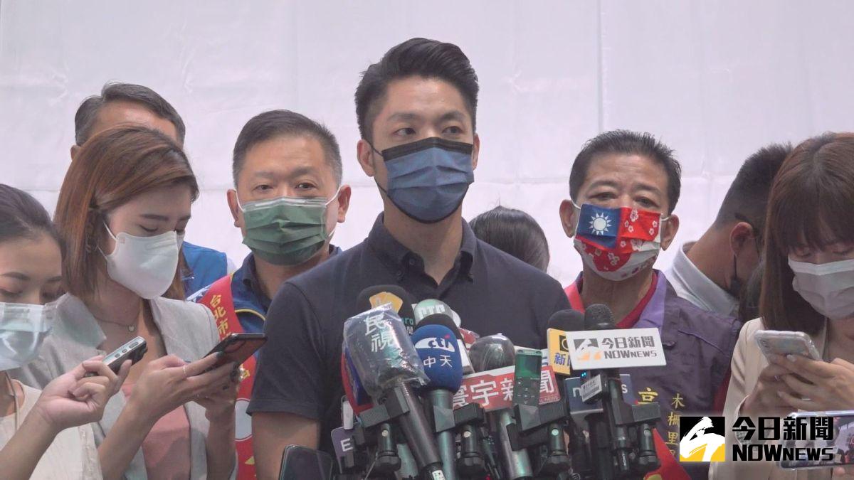 ▲針對陳時中表示並未阻擋採購疫苗一事，蔣萬安12日反嗆「要相信慈濟還是相信民進黨？」（圖／記者嚴俊強攝，2022.09.12）