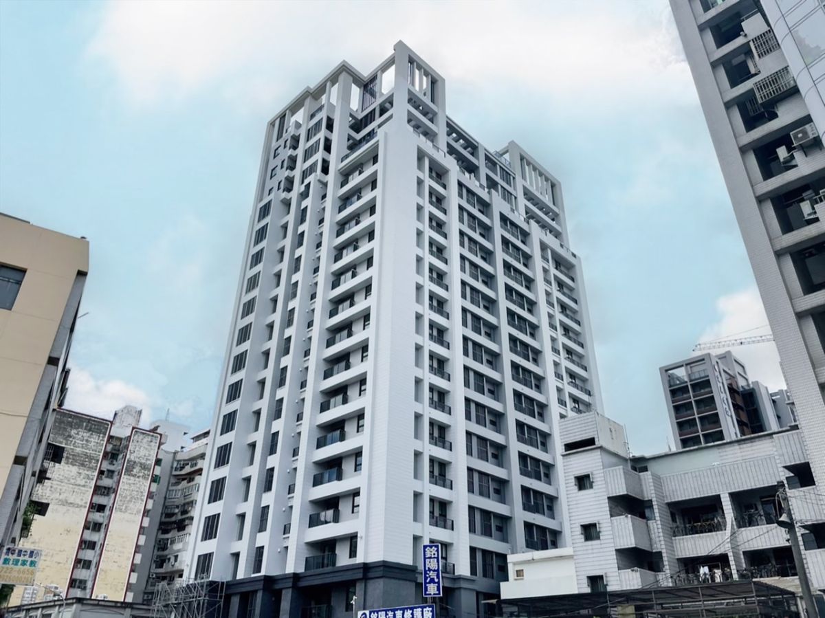 ▲高雄上市櫃建商鑫龍騰開發近年來在建設方面不遺餘力，也十分重視「危險老舊建築」的安全問題。去年繳出亮眼成績單。（圖／鑫龍騰開發提供）