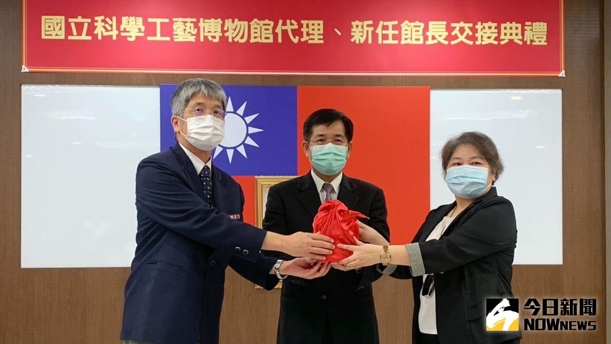 ▲高雄國立科學工藝博物館代理、新任館長交接典禮，12日於科工館5樓科學教室舉行。（圖／記者陳美嘉攝，2022.09.12）