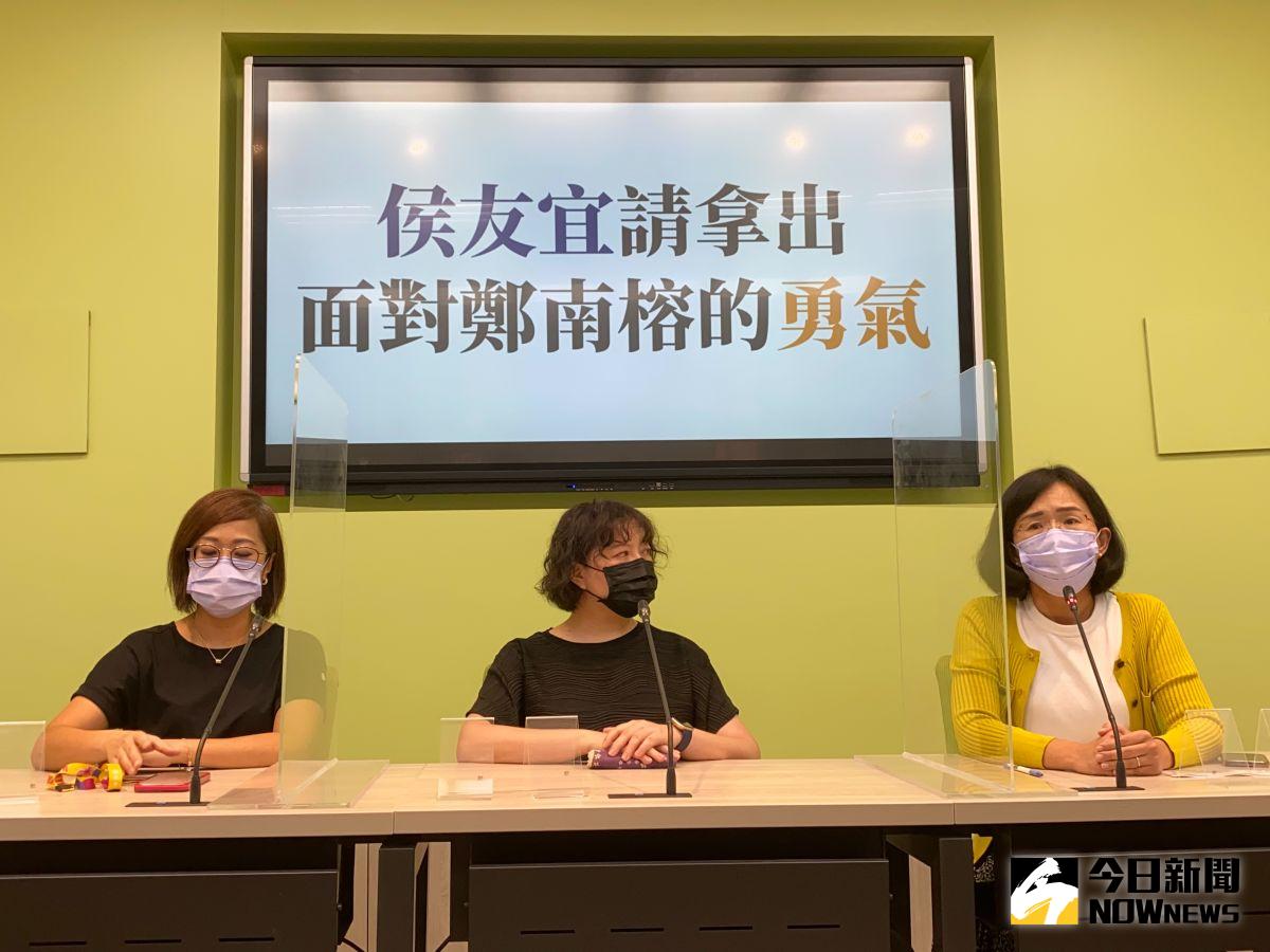 ▲鄭南榕之女鄭竹梅在立委蘇巧慧與律師李晏榕陪同下召開記者會，希望侯友宜說明當初為何用最激烈方式拘捕父親。（圖／記者陳威叡攝，2022.09.13）