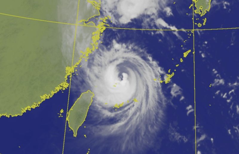 ▲梅花暴風圈已對台灣北部海面不構成威脅，因此中央氣象局稍早已解除海上颱風警報。（圖／中央氣象局提供）