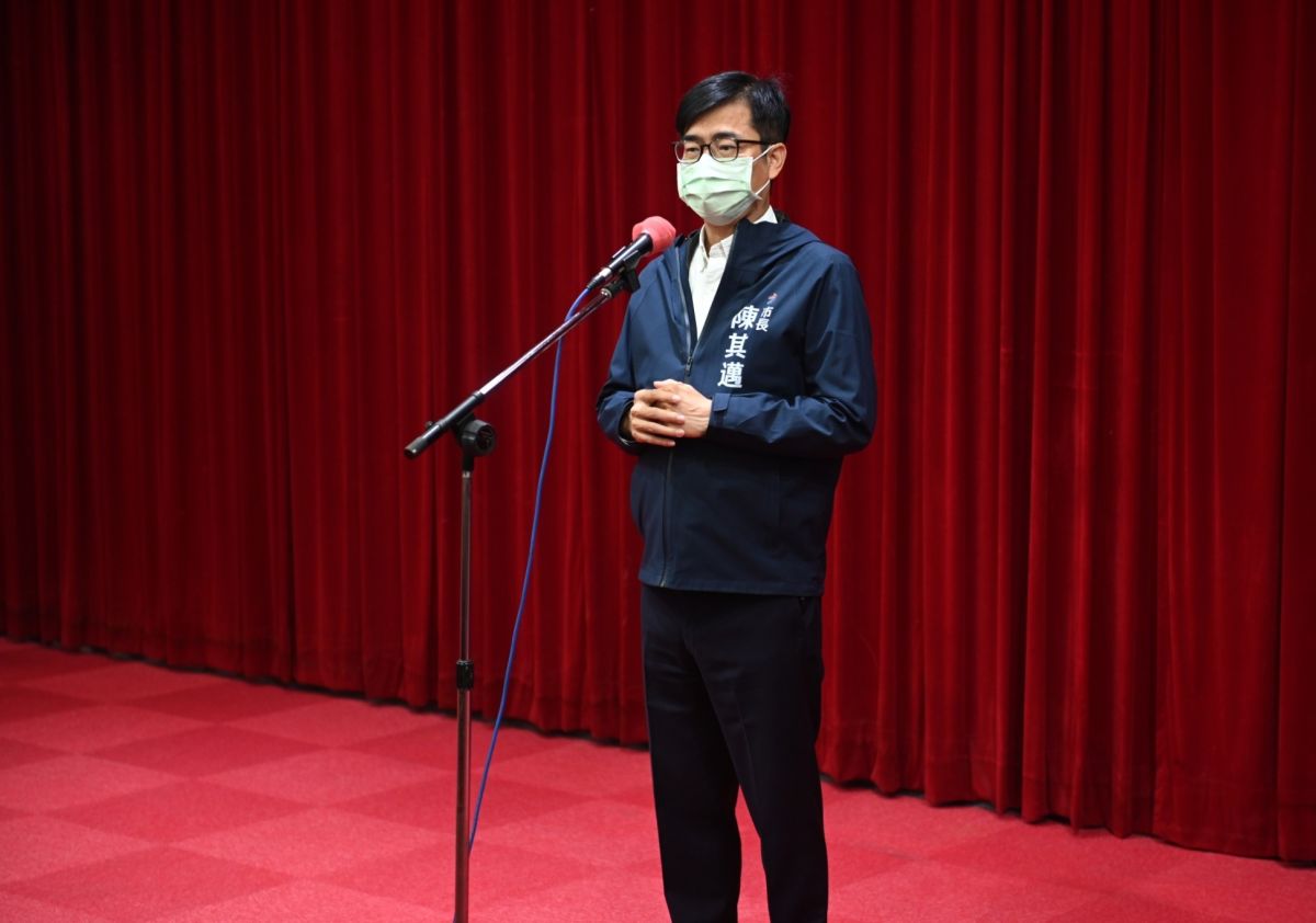 ▲高市議員李雨庭大寮服務處昨晚就遭不明人士駕車闖入，警方則在4小時後逮捕嫌犯。陳其邁除批評暴力行為非常不應該，並強調公權力不容任何挑戰。（圖／NowNews資料照片）