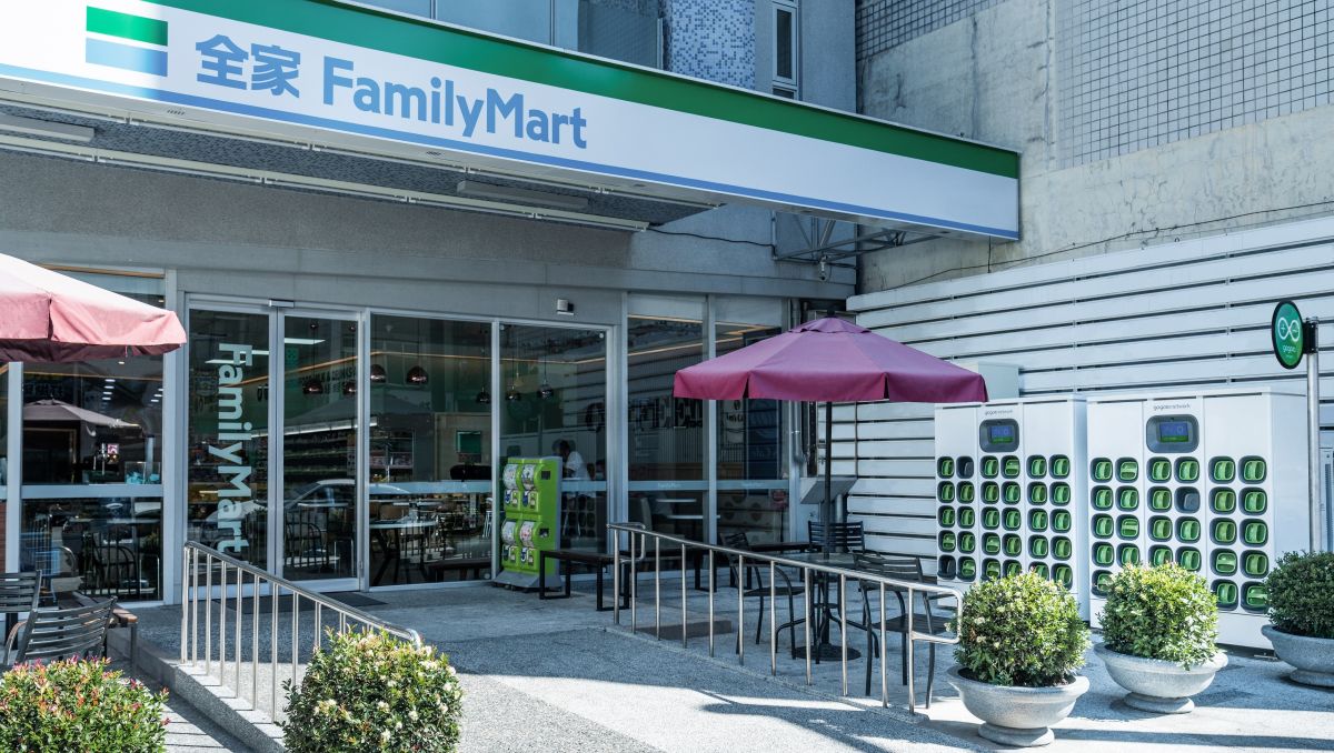 ▲泰山出售金雞母全家股票，與龍邦深陷經營權之爭，市場關注全家兩成股權究竟花落誰家？對此，全家回應，針對股權相關議題，下午會有重大訊息公布。（圖／NOWnews資料照）